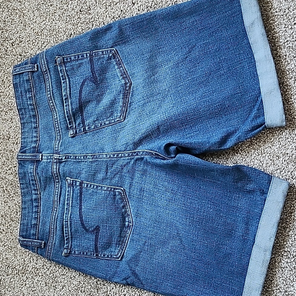Time and Tru denim shorts Size 8 mid-rise - Picture 5 of 8